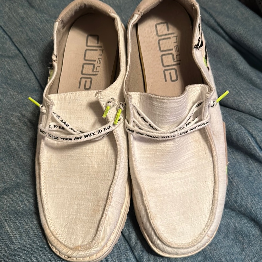 Hey Dudes wise 11 women’s. Worn possibly 2 times.